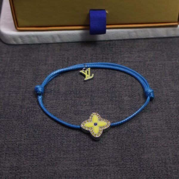 réplica,joyas,joyería,1:1,replica,fake,lujo,barato La última pulsera de cuero con trébol de cuatro hojas de la marca Lv Donkey (XWOII)