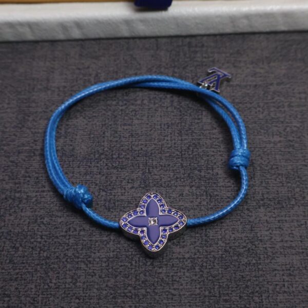 réplica,joyas,joyería,1:1,replica,fake,lujo,barato La última pulsera de cuero con trébol de cuatro hojas de la marca Lv Donkey (DIT02)