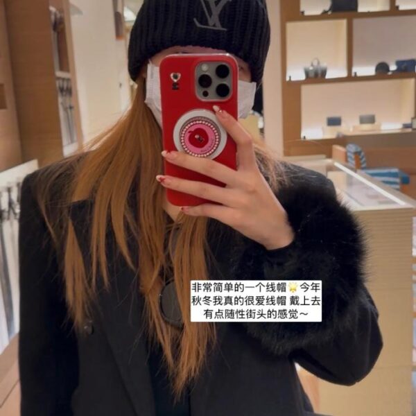 réplica,joyas,joyería,1:1,replica,fake,lujo,barato El gorro de punto del sitio web oficial de LV es muy versátil y unisex (E6B63)