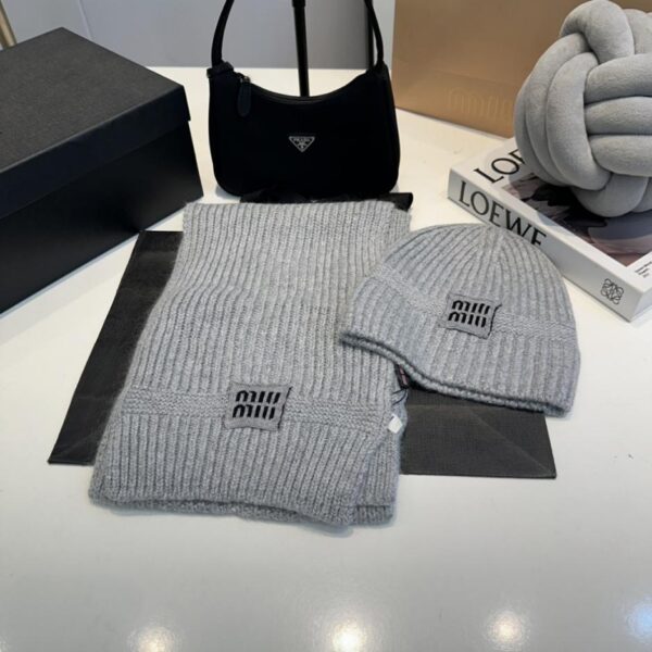 réplica,joyas,joyería,1:1,replica,fake,lujo,barato Conjunto de dos piezas de gorro y bufanda de punto MIUMIU (IR5MM)