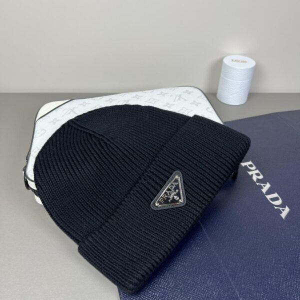 réplica,joyas,joyería,1:1,replica,fake,lujo,barato Logotipo triangular clásico de Prada (Q8EV5)