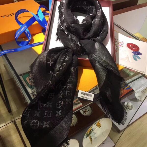 réplica,joyas,joyería,1:1,replica,fake,lujo,barato Pañuelo cuadrado clásico monocromático Louis Vuitton negro y plateado LV (MUJX7)