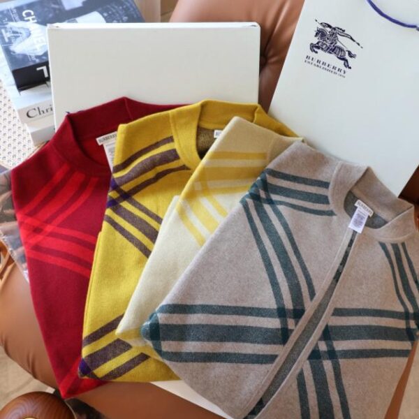 réplica,joyas,joyería,1:1,replica,fake,lujo,barato Capa de edición limitada de Burberry (GK6YN) disponible en la web oficial