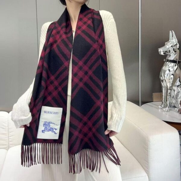 réplica,joyas,joyería,1:1,replica,fake,lujo,barato El último modelo del sitio web oficial de Burberry es 100% cachemir de doble cara de primera calidad (ZMXC9)