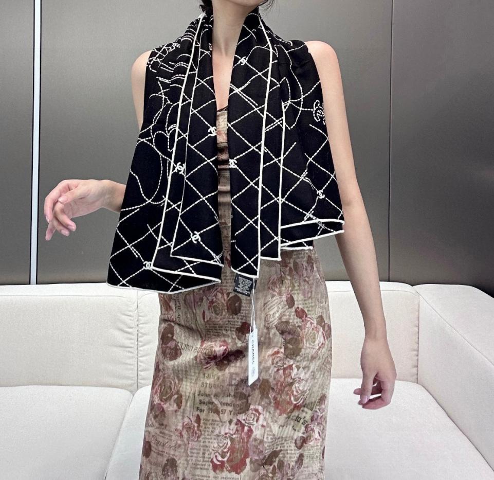 réplica,joyas,joyería,1:1,replica,fake,lujo,barato réplica,joyas,joyería,1:1,replica,fake,lujo,barato Bufanda cuadrada de seda, cachemir y terciopelo jacquard de Chanel (LVBEJ)
