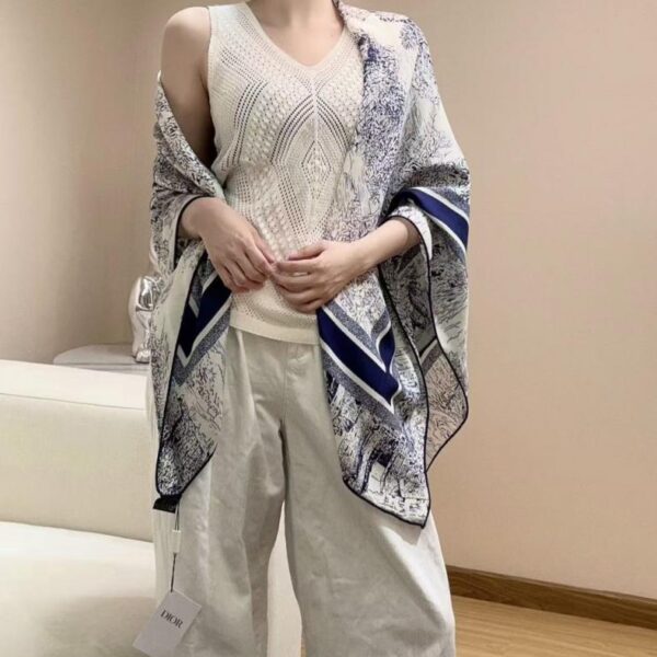 réplica,joyas,joyería,1:1,replica,fake,lujo,barato El nuevo pañuelo de seda «Scottish Jouy» de Dior para otoño e invierno (Q5BFI)