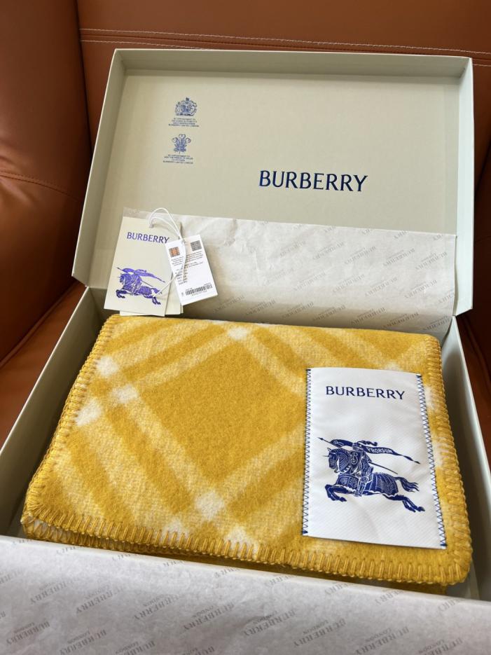 réplica,joyas,joyería,1:1,replica,fake,lujo,barato réplica,joyas,joyería,1:1,replica,fake,lujo,barato Bufanda Burberry 100% lana seleccionada, última versión, adecuada para hombre y mujer (GEVF0)
