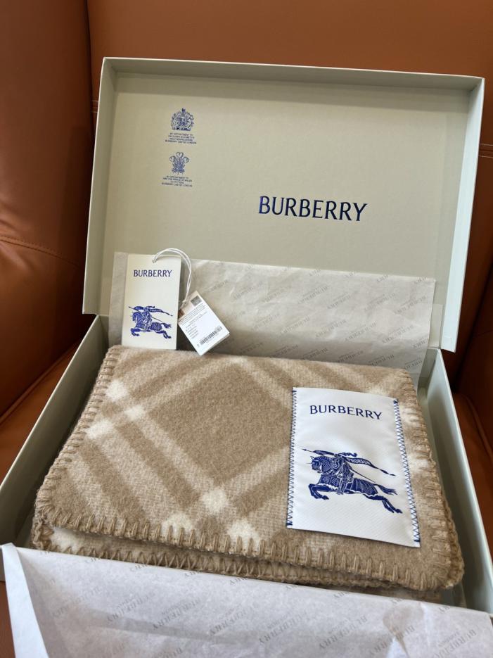 réplica,joyas,joyería,1:1,replica,fake,lujo,barato réplica,joyas,joyería,1:1,replica,fake,lujo,barato Bufanda Burberry 100% lana seleccionada última versión adecuada para hombre y mujer (Z03DY)