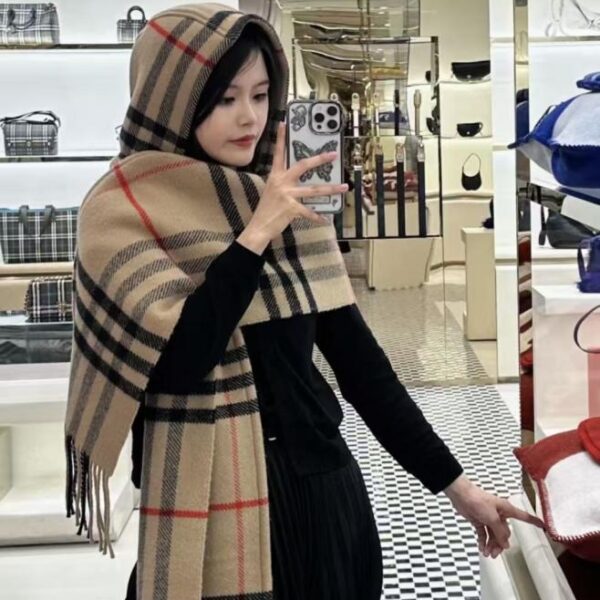 réplica,joyas,joyería,1:1,replica,fake,lujo,barato Bufanda de cuadros con capucha Burberry B (F1UWX) y hebilla de seda