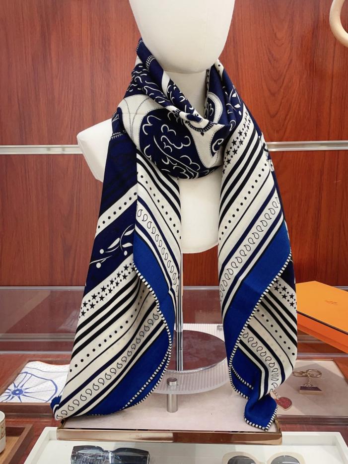 réplica,joyas,joyería,1:1,replica,fake,lujo,barato réplica,joyas,joyería,1:1,replica,fake,lujo,barato Bufanda cuadrada de lana de seda y cachemir de doble cara del mismo color de Hermes (GH6NO)