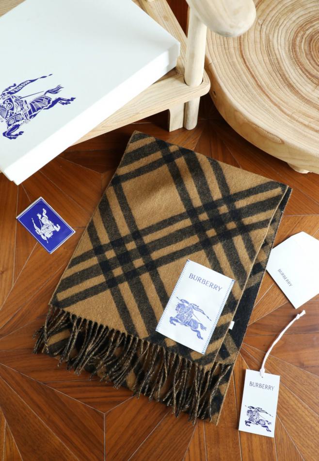 réplica,joyas,joyería,1:1,replica,fake,lujo,barato réplica,joyas,joyería,1:1,replica,fake,lujo,barato Sudadera unisex con el logotipo B de Burberry, 100 % cachemira (WVEL4)