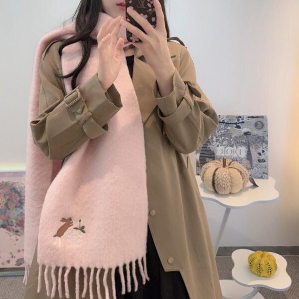réplica,joyas,joyería,1:1,replica,fake,lujo,barato La nueva bufanda de mohair de Loewe (3103C)