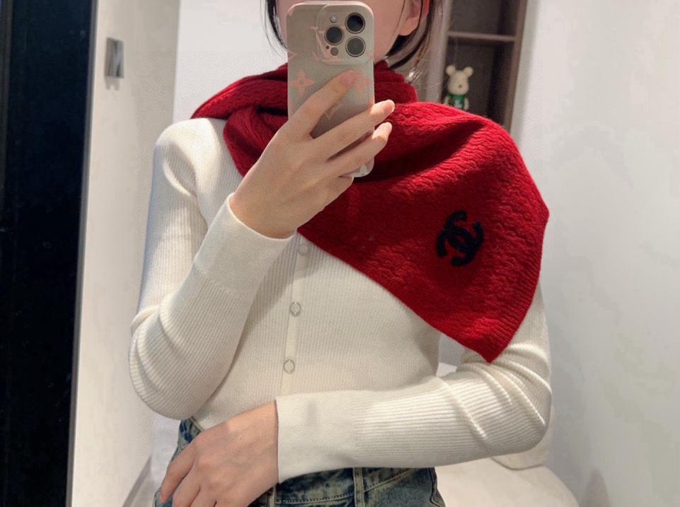 réplica,joyas,joyería,1:1,replica,fake,lujo,barato réplica,joyas,joyería,1:1,replica,fake,lujo,barato Bufanda larga de punto de cachemira bordada Chanel Otoño/Invierno 24b (8MOJN)
