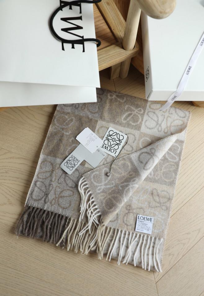 réplica,joyas,joyería,1:1,replica,fake,lujo,barato réplica,joyas,joyería,1:1,replica,fake,lujo,barato Bufanda unisex de jacquard con cuadros de Loewe (DVAYH)