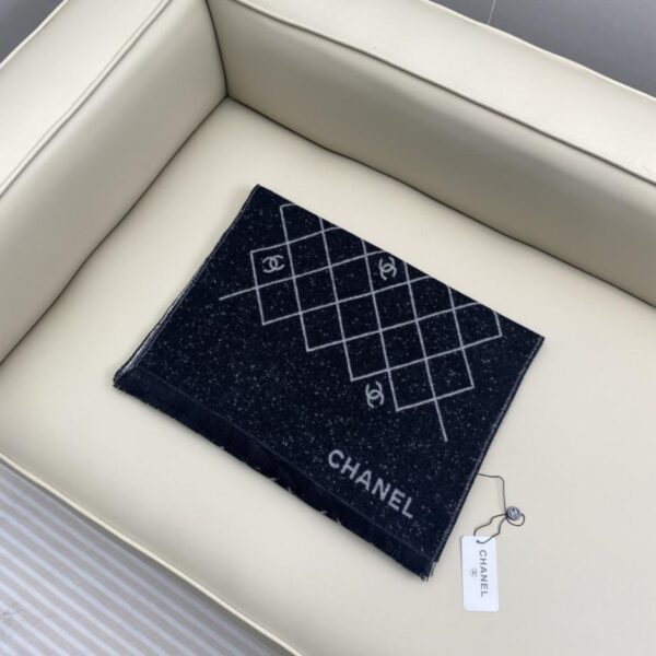 réplica,joyas,joyería,1:1,replica,fake,lujo,barato Logotipo de diamante de Chanel 100 % cachemira, lana y seda morera: una fusión de exquisita artesanía (VJYXI)