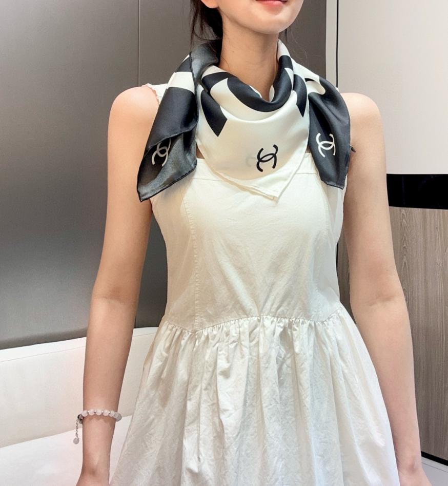réplica,joyas,joyería,1:1,replica,fake,lujo,barato réplica,joyas,joyería,1:1,replica,fake,lujo,barato Pañuelo de seda Chanel 90×90 (KQASX)