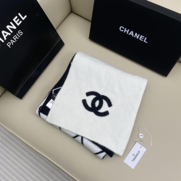 réplica,joyas,joyería,1:1,replica,fake,lujo,barato Bufanda de punto de cachemira CHANEL «Doble C tridimensional» con diseño clásico de diamantes en ambos lados y diferentes colores (GDKL1).