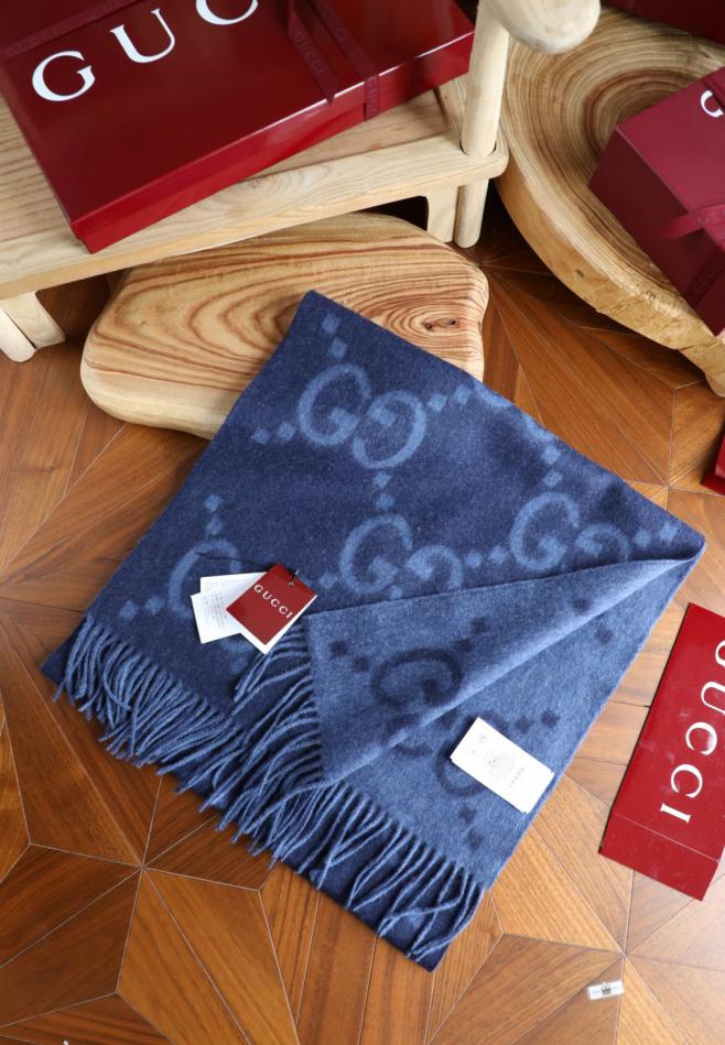 réplica,joyas,joyería,1:1,replica,fake,lujo,barato réplica,joyas,joyería,1:1,replica,fake,lujo,barato Bufanda clásica de Gucci con doble G grande y borlas de jacquard de doble cara (9SG4Y)