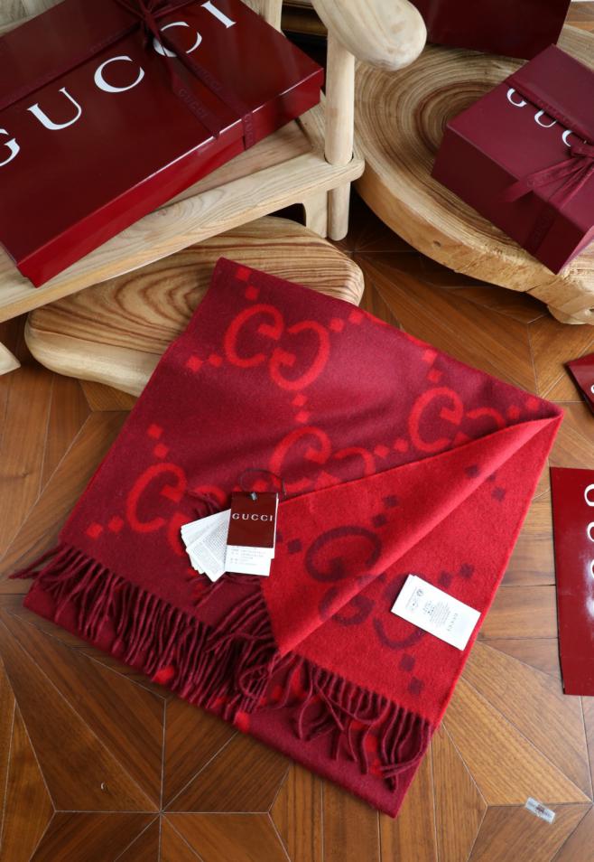 réplica,joyas,joyería,1:1,replica,fake,lujo,barato réplica,joyas,joyería,1:1,replica,fake,lujo,barato Bufanda clásica de Gucci con doble G grande y borlas de jacquard de doble cara (TENWZ)