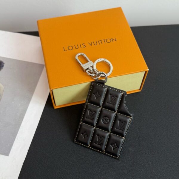 réplica,joyas,joyería,1:1,replica,fake,lujo,barato Recién llegado ️M01478️Llavero colgante de chocolate Louis Vuitton (MUK01)