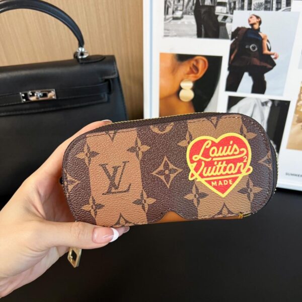 réplica,joyas,joyería,1:1,replica,fake,lujo,barato Recién llegado, 17 colores, estuche grande para gafas, nuevo estuche para gafas WOODY de Louis Vuitton, estuche para gafas de sol código G10654 (1IMNP)
