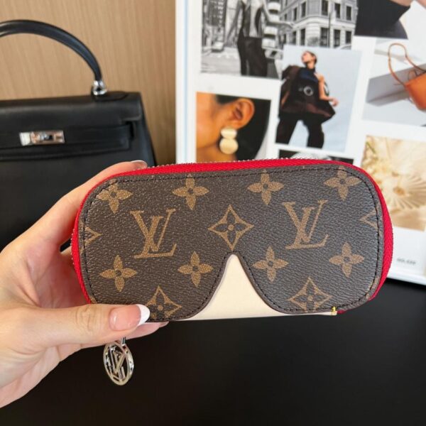 réplica,joyas,joyería,1:1,replica,fake,lujo,barato Nuevo producto, 17 colores, estuche grande para gafas, nuevo estuche para gafas WOODY de Louis Vuitton, estuche para gafas de sol código G10654 (AXYF7)