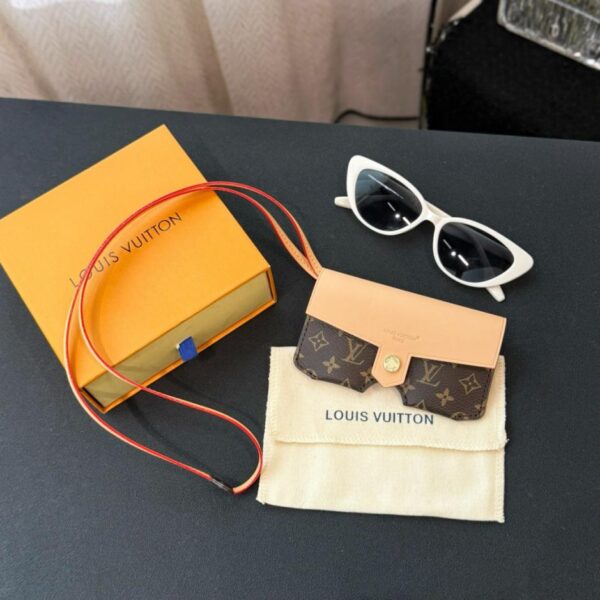 réplica,joyas,joyería,1:1,replica,fake,lujo,barato Nuevo bolso para gafas LOUIS VUITTON en 4 colores (J76DY)
