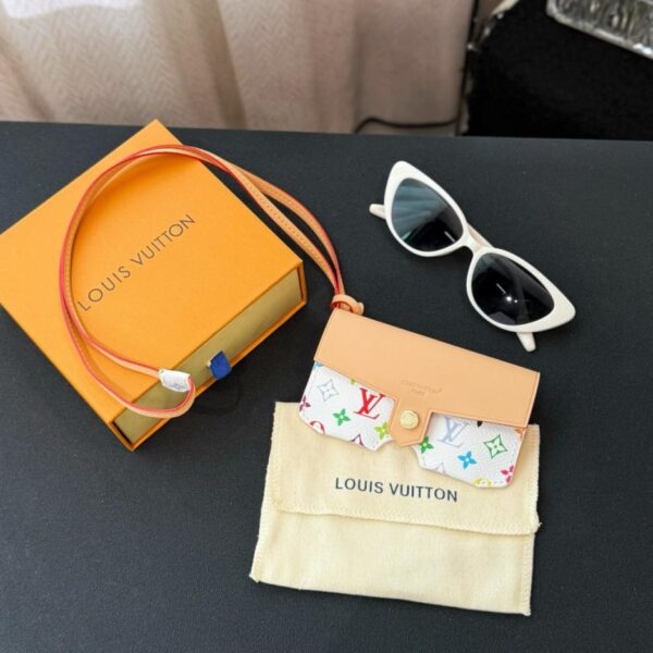 réplica,joyas,joyería,1:1,replica,fake,lujo,barato Nuevo bolso para gafas LOUIS VUITTON en 4 colores (U6SB4)