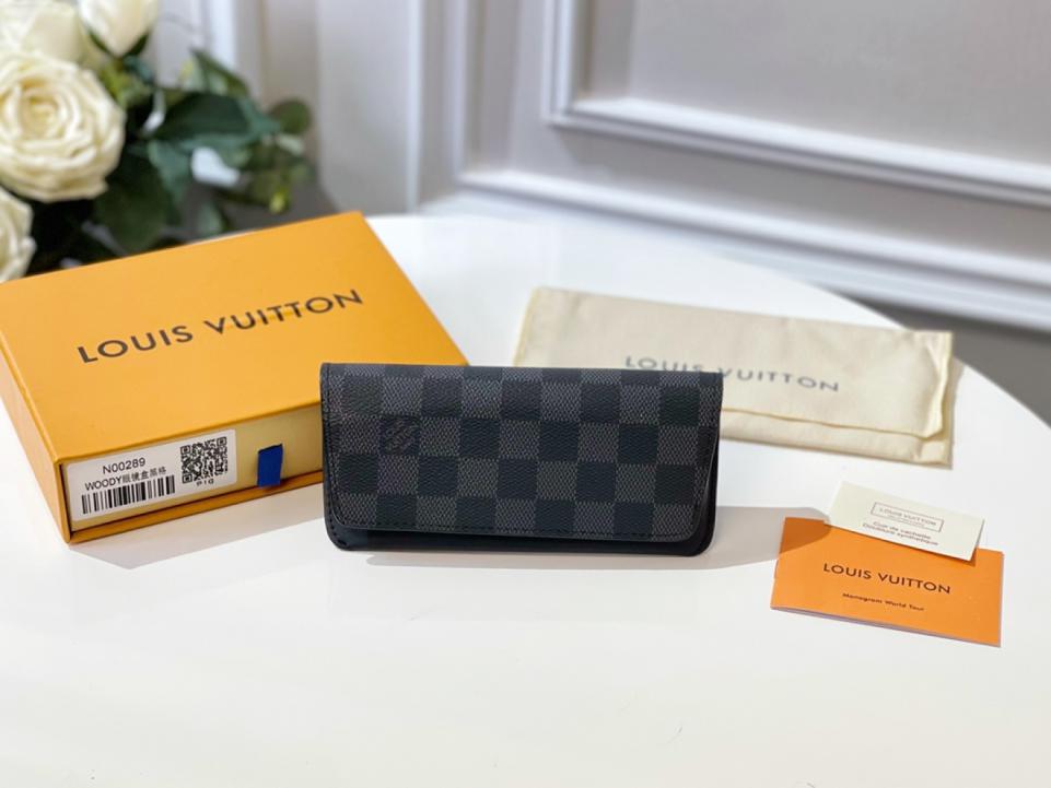 réplica,joyas,joyería,1:1,replica,fake,lujo,barato réplica,joyas,joyería,1:1,replica,fake,lujo,barato Estuche para gafas LOUIS VUITTON New WOODY código G10296 (5FB32)