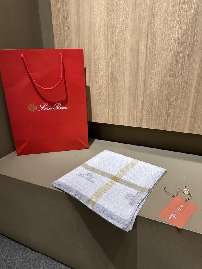 réplica,joyas,joyería,1:1,replica,fake,lujo,barato réplica,joyas,joyería,1:1,replica,fake,lujo,barato Pañuelo Loro Piana, sofisticado esquema de color, 100% lana soluble en agua (QO9HZ).