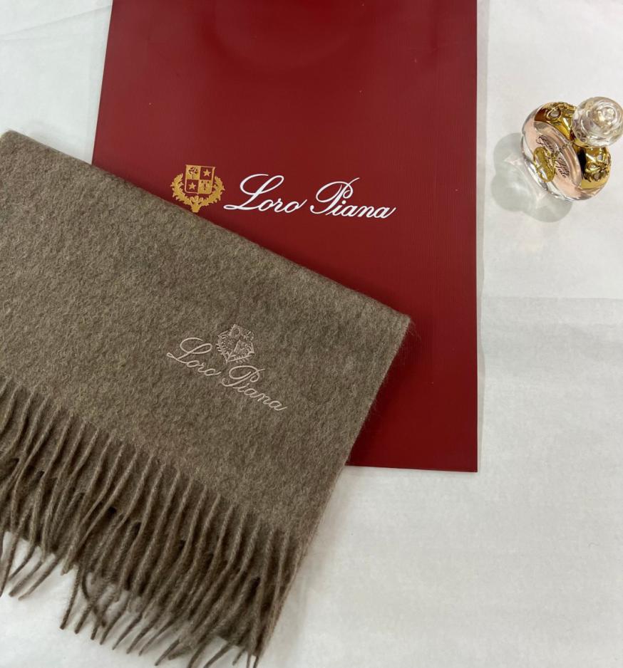 réplica,joyas,joyería,1:1,replica,fake,lujo,barato réplica,joyas,joyería,1:1,replica,fake,lujo,barato Novedad de Loro Piana Otoño/Invierno: Bufanda de cachemir premium (5VTC5)