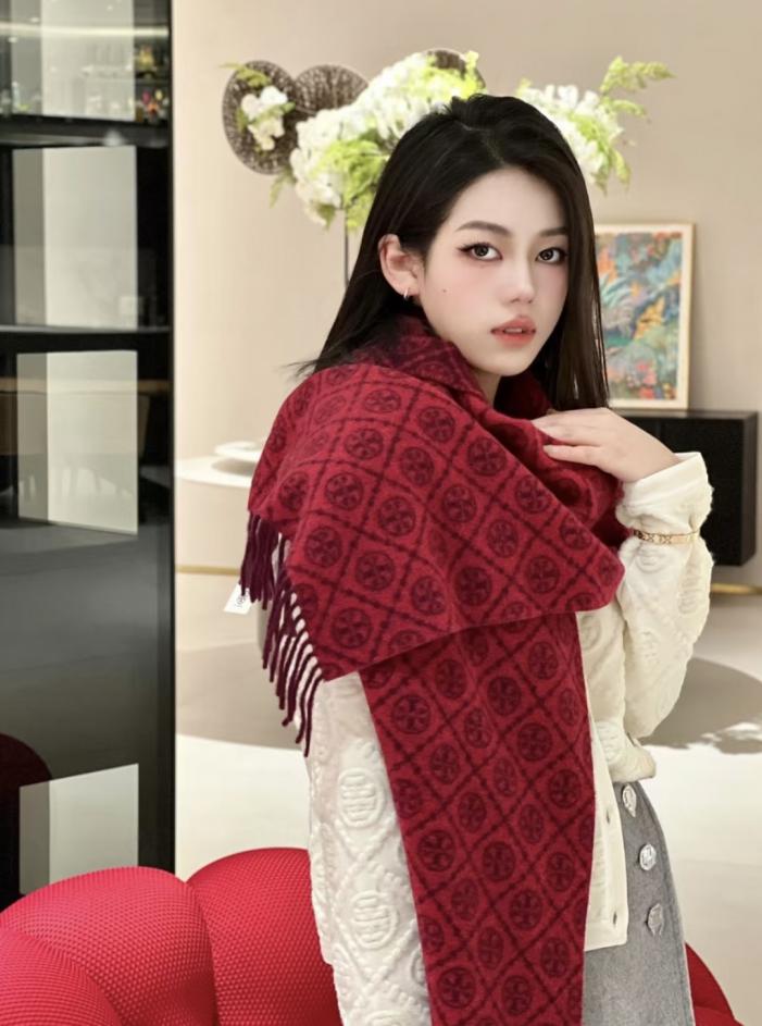 réplica,joyas,joyería,1:1,replica,fake,lujo,barato réplica,joyas,joyería,1:1,replica,fake,lujo,barato Bufanda larga grande jacquard con monograma T de TORY BURCH (VXJML)