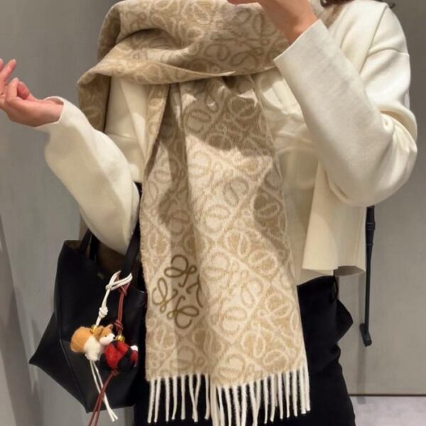 réplica,joyas,joyería,1:1,replica,fake,lujo,barato Bufanda Loewe de lana y cachemir de doble faz con ribete en las esquinas y logotipo Anagram bordado con mechones (LL0XH).