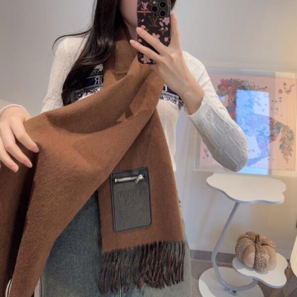 réplica,joyas,joyería,1:1,replica,fake,lujo,barato Pañuelo reversible suave de Loewe (OEK57)