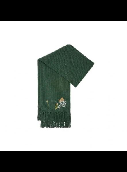 réplica,joyas,joyería,1:1,replica,fake,lujo,barato La nueva bufanda de lana y cachemir de doble faz de Loewe está adornada con un patrón jacquard Anagram de cuadros bicolor (JILS1).