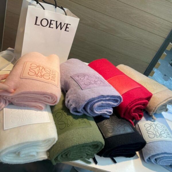 réplica,joyas,joyería,1:1,replica,fake,lujo,barato El nuevo pañuelo de mohair colorido de Loewe (8JTNW)