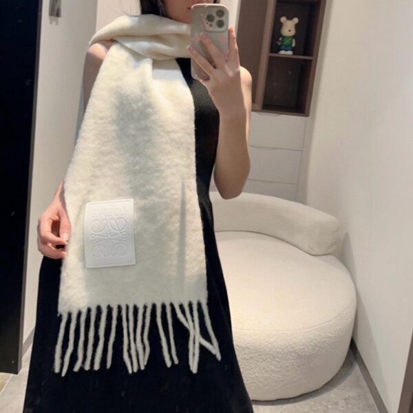 réplica,joyas,joyería,1:1,replica,fake,lujo,barato El nuevo pañuelo de mohair colorido de Loewe (C5BT3)