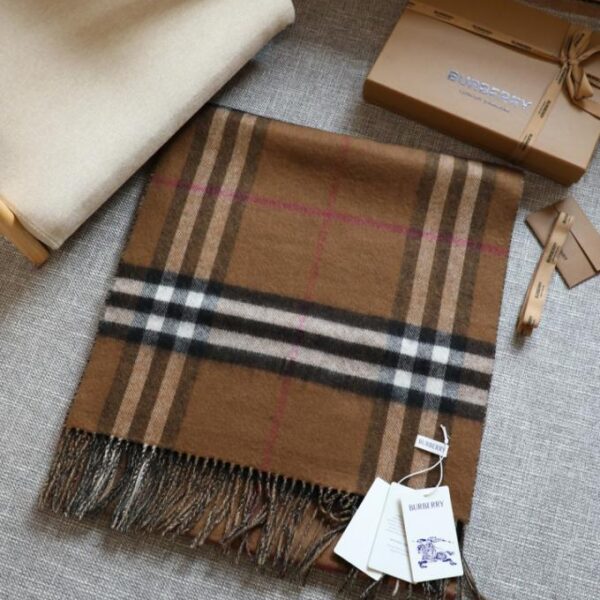 réplica,joyas,joyería,1:1,replica,fake,lujo,barato Chal Burberry War Horse Original, Chal clásico reversible de punto de doble cara (C2GOQ)
