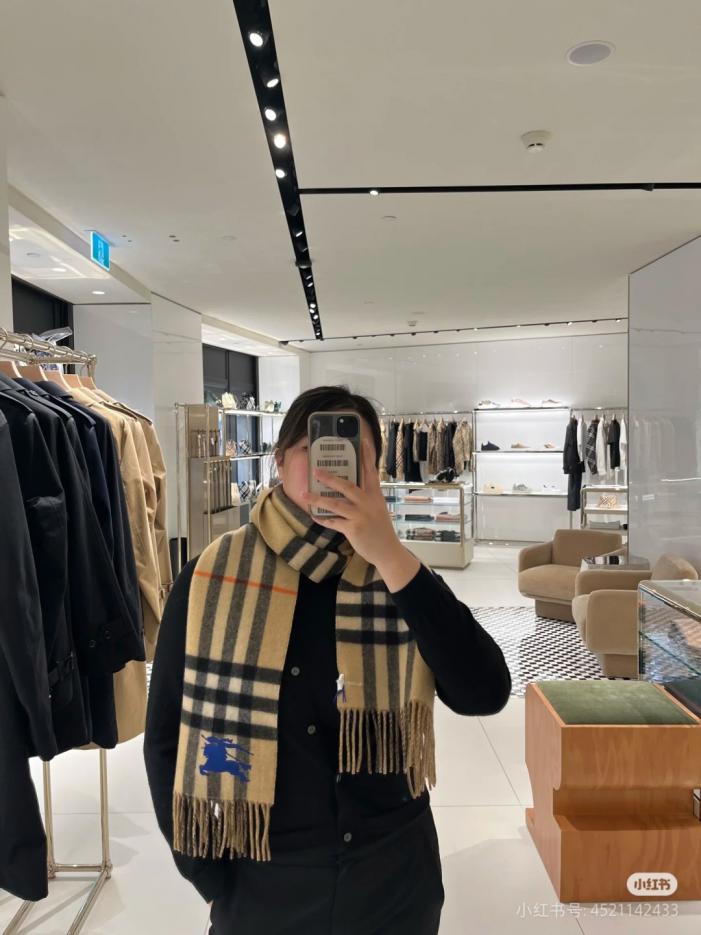 réplica,joyas,joyería,1:1,replica,fake,lujo,barato réplica,joyas,joyería,1:1,replica,fake,lujo,barato El último pañuelo de cachemir a cuadros de doble cara de Burberry con bordados, estampados y jacquard (NXID3)