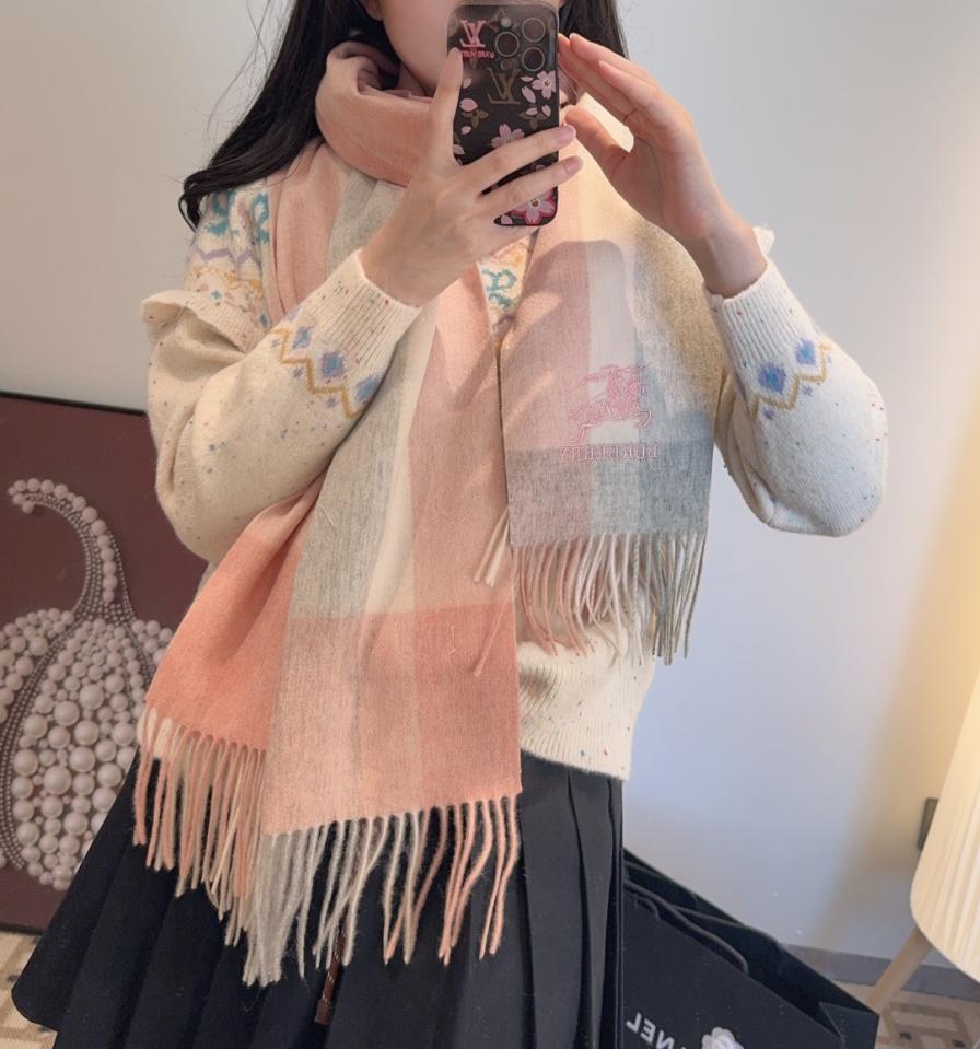 réplica,joyas,joyería,1:1,replica,fake,lujo,barato réplica,joyas,joyería,1:1,replica,fake,lujo,barato Nueva bufanda/chal en forma de corazón de Burberry (J G4)
