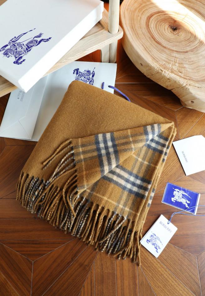 réplica,joyas,joyería,1:1,replica,fake,lujo,barato réplica,joyas,joyería,1:1,replica,fake,lujo,barato Capa de piel de doble capa con hebilla Burberry (DR8KQ)