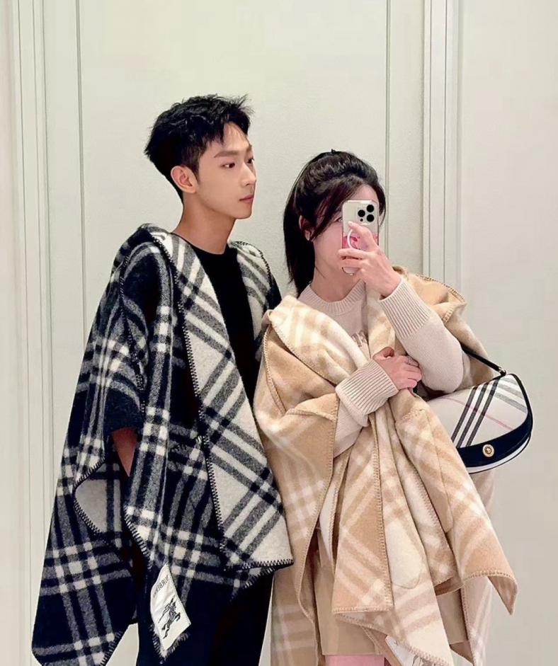 réplica,joyas,joyería,1:1,replica,fake,lujo,barato réplica,joyas,joyería,1:1,replica,fake,lujo,barato Capa/chal con capucha de la pasarela de Burberry (D99CG)