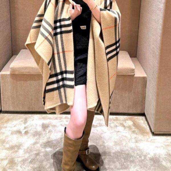 réplica,joyas,joyería,1:1,replica,fake,lujo,barato Capa bordada Burberry (FAM6T)