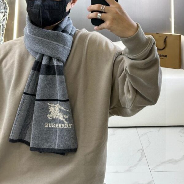 réplica,joyas,joyería,1:1,replica,fake,lujo,barato Bufanda premium para hombre de Burberry en clásico estampado ecuestre (RHQVL)