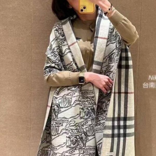 réplica,joyas,joyería,1:1,replica,fake,lujo,barato Chal reversible Burberry Equestrian Rider de alta gama con chip integrado (Z726Y)