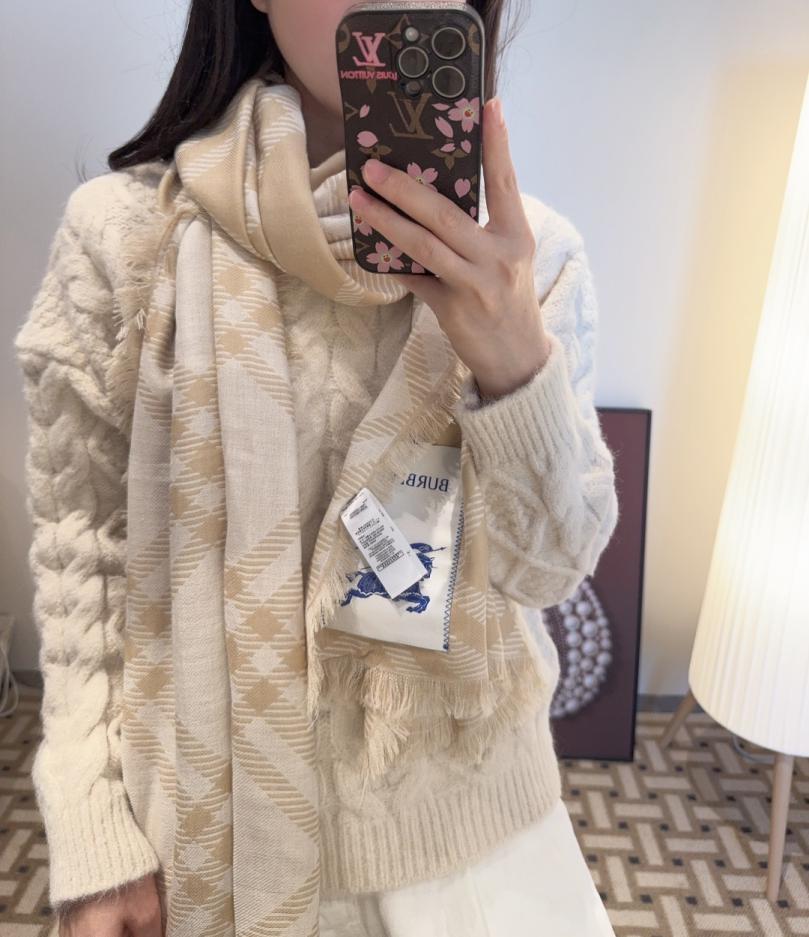 réplica,joyas,joyería,1:1,replica,fake,lujo,barato réplica,joyas,joyería,1:1,replica,fake,lujo,barato Bufanda larga Burberry con estampado de caballero (216FE)