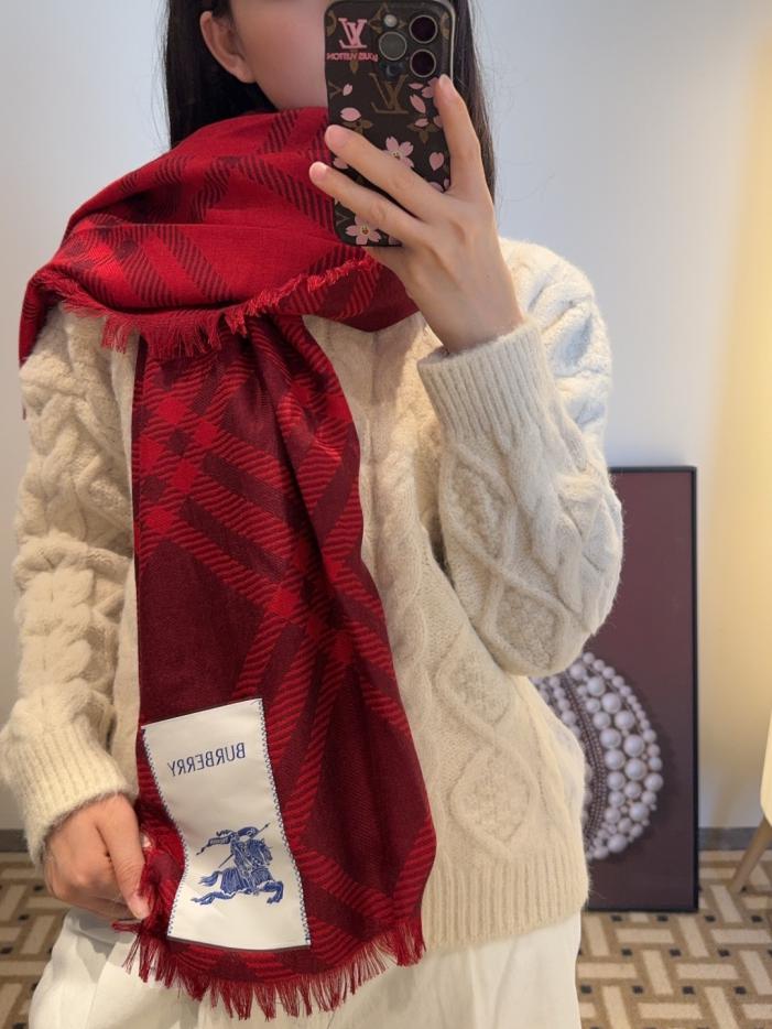 réplica,joyas,joyería,1:1,replica,fake,lujo,barato réplica,joyas,joyería,1:1,replica,fake,lujo,barato Bufanda larga Burberry con estampado de caballero (QM3QU)