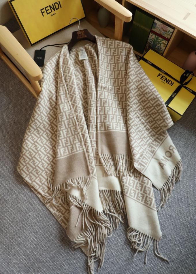 réplica,joyas,joyería,1:1,replica,fake,lujo,barato réplica,joyas,joyería,1:1,replica,fake,lujo,barato Capa romana FENDI, bicolor, tejido de alta densidad, nuevo estilo (DV1O5)
