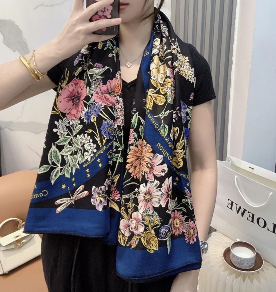 réplica,joyas,joyería,1:1,replica,fake,lujo,barato réplica,joyas,joyería,1:1,replica,fake,lujo,barato Pañuelo de seda Dior, 140 cm, confeccionado en pura seda y cachemir (E4EQR).