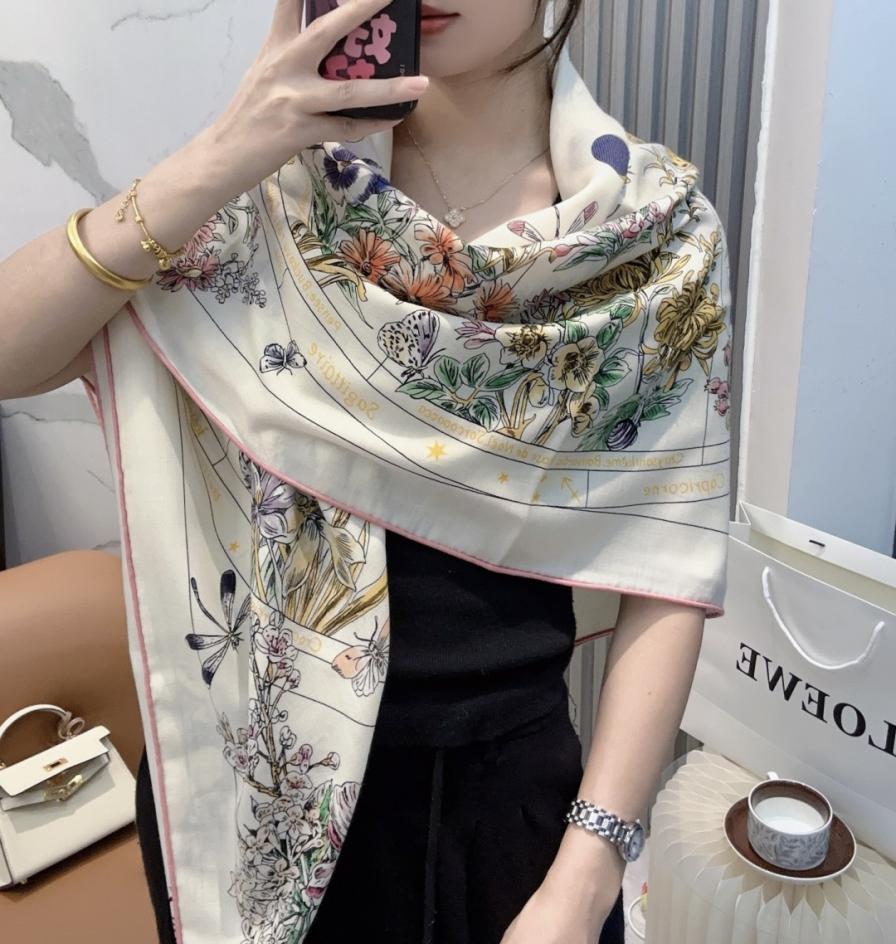 réplica,joyas,joyería,1:1,replica,fake,lujo,barato réplica,joyas,joyería,1:1,replica,fake,lujo,barato Pañuelo de seda Dior, 140 cm, confeccionado en pura seda y cachemir (3BT8L).